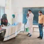 विधायक देवेंद्र ने किया विभिन्न टीकाकरण केंद्रों का निरीक्षण…. टीकाकरण केंद्रों में काम कर रहे नर्सों व अन्य मेडिकल स्टाफ के कार्य की तारीफ कर बढ़ाया हौसला