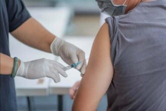 भारत को है कोरोना से बचाना तो अगस्त से रोज लगानी होंगी 90 लाख वैक्सीन