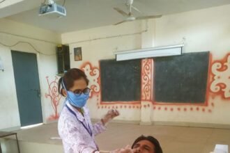 Camp set up in Nehru Nagar for delivery testing and covid testing of street vendors…. Sample taken of 25 people