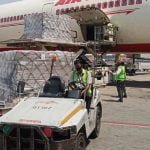 दिल्ली एयरपोर्ट पहुंचे 318 ऑक्सीजन कंसनट्रेटर, कोरोना से जंग में साथ आया अमेरिका