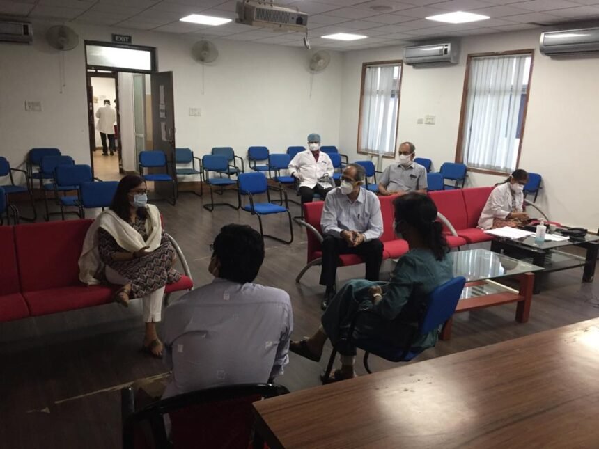 Administrative team arrived in the Sector-9 Hospital for monitoring the treatment