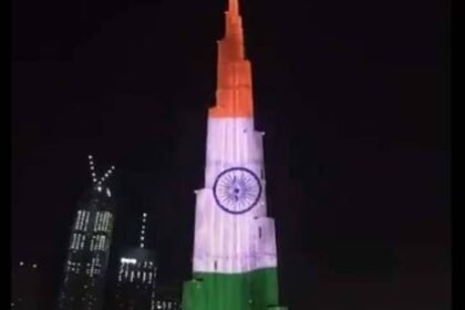 कोरोना से जंग में यूएई ने बढ़ाई भारत की हिम्मत, तिरंगे के रंग में रंगा बुर्ज खलीफा