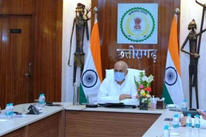सीएम बघेल ने की बस्तर संभाग के 6 जिलों की समीक्षा, कहा- संभाग में पिछली बार की भांति कोरोना संक्रमण की दर को शून्य प्रतिशत तक लाने का हो लक्ष्य