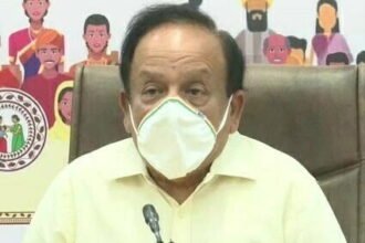 केंद्र ने मानी रेमडेसिविर इंजेक्शन में कमी की बात, वैक्सीन घटने के आरोपों पर कही यह बात