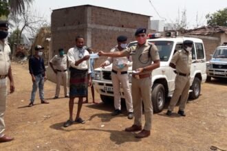 In the village, the fort police is making people aware against Corona