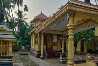 तीन दोस्तों ने मंदिर के दानपात्र में डालीं आपत्तिजनक चीजें, एक की मौत के बाद कबूला जुर्म