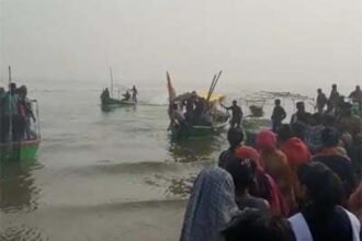 मंगलूरू के तट पर मछुआरों की नौका को जहाज ने टक्कर मारी, 12 मछुआरे लापता