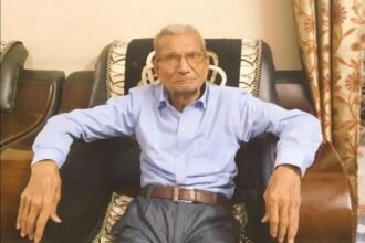 नमन: कोरोना संक्रमित बुजुर्ग ने युवक के लिए छोड़ा बेड, कहा- मैंने जिंदगी जी ली, इनके बच्चे अनाथ हो जाएंगे