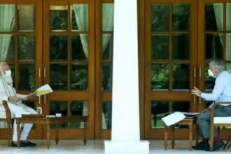 बेकाबू होते कोरोना के खिलाफ जंग में सेना के रिटायर्ड डॉक्टर्स संभालेंगे मोर्चा, पीएम मोदी ने सीडीएस बिपिन रावत के साथ की बैठक