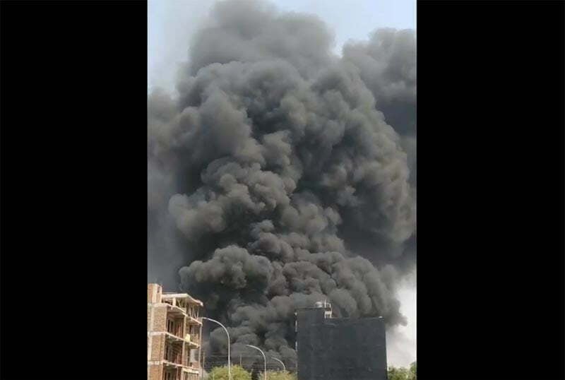 नोएडा के सेक्टर 63 की झुग्गियों में लगी आग, जलकर खाक हुईं कई झोपडिय़ां, दो बच्चों की मौत