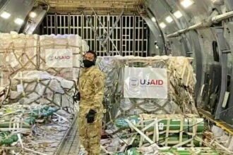 अमेरिका से मदद लेकर भारत पहुंचा पहला विमान, कहा- 70 साल की दोस्ती, सदा रहेंगे साथ