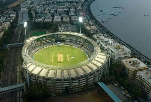 IPL-2021: वानखेड़े स्टेडियम में जारी कोरोना का कहर, तीन और सदस्य कोरोना पॉजिटिव