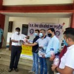 पुलिस कर्मियों व पत्रकारों को भिलाई चेम्बर ने बांटा सुरक्षा किट…. फेस मास्क व सेनेटाइजर देकर की सुरक्षित रहने की अपील