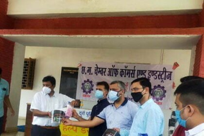 पुलिस कर्मियों व पत्रकारों को भिलाई चेम्बर ने बांटा सुरक्षा किट…. फेस मास्क व सेनेटाइजर देकर की सुरक्षित रहने की अपील