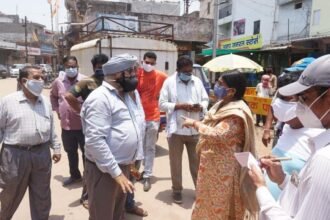 निगम और पुलिस की टीम ने किया पॉवर हाउस मार्केट का संयुक्त निरीक्षण… कई अनावश्यक दुकाने खुली मिली जिन्हें बंद कराया गया…. 10 व्यापारियो से वसूला जुर्माना