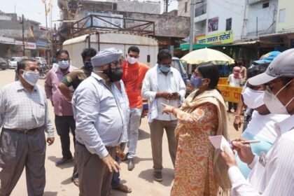 निगम और पुलिस की टीम ने किया पॉवर हाउस मार्केट का संयुक्त निरीक्षण… कई अनावश्यक दुकाने खुली मिली जिन्हें बंद कराया गया…. 10 व्यापारियो से वसूला जुर्माना