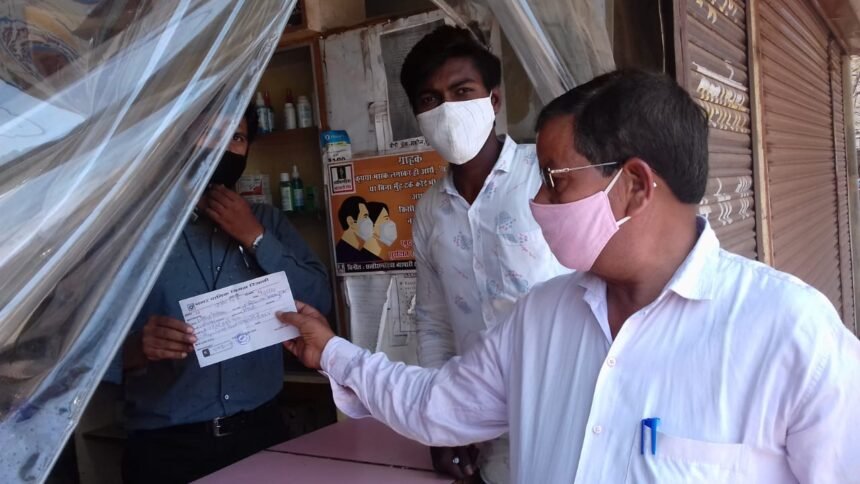 एक्सपायरी अनुज्ञप्ति रख बेच रहा था दवा…. निगम ने वसूला 5000 जुर्माना