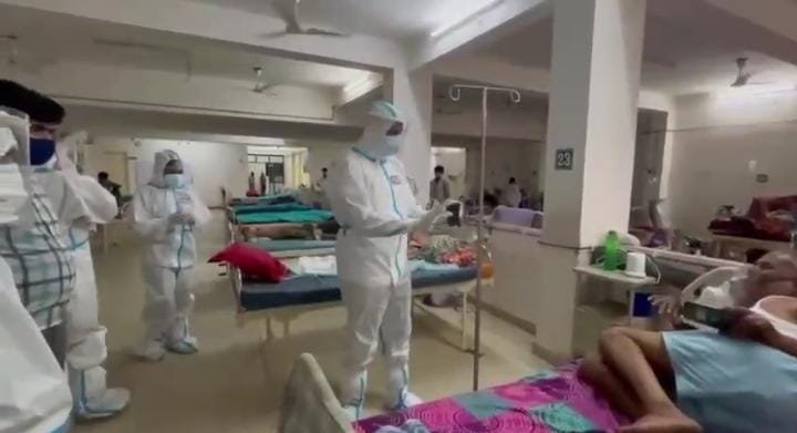 विधायक देवेन्द्र यादव के प्रयास से चंदुलाल चंद्राकर अस्पताल में बना आईसीयू… अंतिम तैयारी का निरीक्षण करने पहुंचे विधायक… डॉक्टरों और मरीजों से मिले