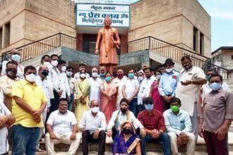 पंडित जवाहरलाल नेहरू की 57 वीं पुण्यतिथि: जिला कांग्रेस कमेटी भिलाई के पदाधिकारियों व कार्यकर्ताओं ने दी श्रद्धांजलि