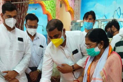 पूर्व प्रधानमंत्री राजीव गांधी की पुण्यतिथि पर सेक्टर-4 के निवासियों के लिए मिला ऑक्सीजन कंसेंट्रेटर, विधायक देवेन्द्र यादव ने किया लोकार्पण