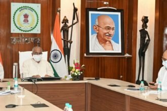 The Chief Minister reviewed the quarantine centers of various districts, the system of isolation, the Kovid test,