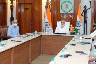 मुख्यमंत्री भूपेश बघेल ने वीडियो कांफ्रेंसिंग के माध्यम से सुकमा और बीजापुर के पुलिस अधिकारियों से चर्चा