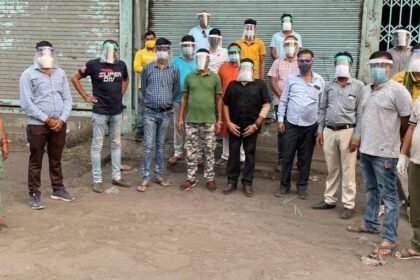 Amit, who is suffering from a hunchback, is presenting an example by helping the needy in times of crisis…. Amit's team is ready for help