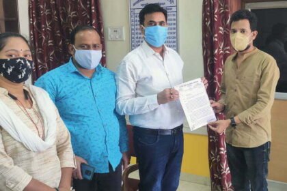 केंद्र के सौतेले व्यवहार से टीकाकरण हो रहा बाधित… एपीएल वर्ग के 18 से 44 आयु वाले नागरिकों के टीकाकरण केंद्रों की संख्या बढ़ाने कलेक्टर व दुर्ग महापौर को एनएसयूआई ने सौंपा ज्ञापन