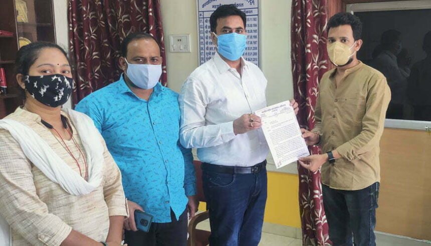 केंद्र के सौतेले व्यवहार से टीकाकरण हो रहा बाधित… एपीएल वर्ग के 18 से 44 आयु वाले नागरिकों के टीकाकरण केंद्रों की संख्या बढ़ाने कलेक्टर व दुर्ग महापौर को एनएसयूआई ने सौंपा ज्ञापन