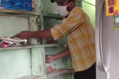 लॉकडाउन में बंद किराना दुकानों में बढ़ी चूहों की संख्या… रेट स्नेक ने किराना दुकान को ही बना लिया अपना आशियाना… नोवा नेचर ने किया रेस्क्यू