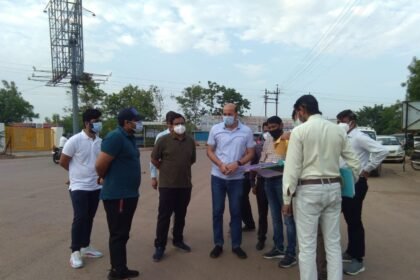 पटेल चौक से नेहरू चौक तक खास होगी शहर की सूरत… बेहतरीन लैंडस्केप वाले उद्यानों से गुलजार होगी सड़क… कलेक्टर ने लिया निर्माण कार्यों का जायजा