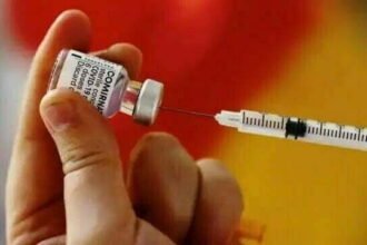 स्वास्थ्यकर्मियों के हौसलों को सलाम, वैक्सीनेश के लिए पहाड़ों व दुर्गम रास्तों का सफर तय कर पहुंच रहें गांव-गांव