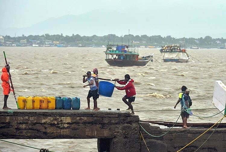 नया खतरा: आज चक्रवाती तूफान में बदल सकता है 'यास', ओडिशा ने कई जिलों को किया अलर्ट