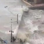 गेटवे ऑफ इंडिया से कैसे लहरो ने टकरा कर मचाया हाहाकार, देखें वायरल वीडियो