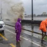 मुंबई में चक्रवाती तूफान ताउते ने मचाई भारी तबाही, 114 किमी की रफ्तार से आंधी, भारी बारिश, लोकल ट्रेन सेवाओं पर भी असर