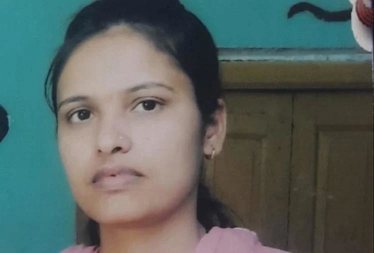 दहेज के लिए विवाहिता को तेजाब पिलाया, पति समेत छह पर मुकदमा