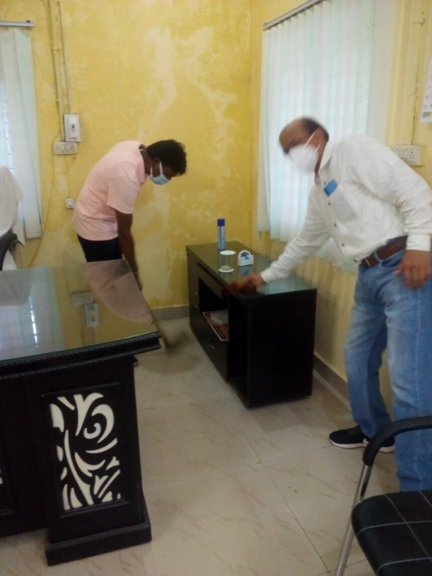 Risali Corporation: Officers-employees gathered on the day of the holiday