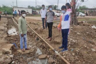 4 places leakage in one kilometer, operator found sleeping