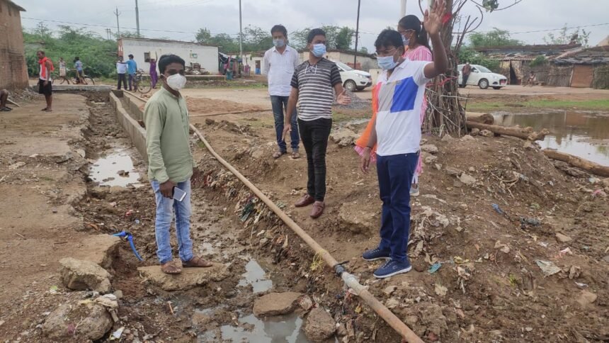 4 places leakage in one kilometer, operator found sleeping