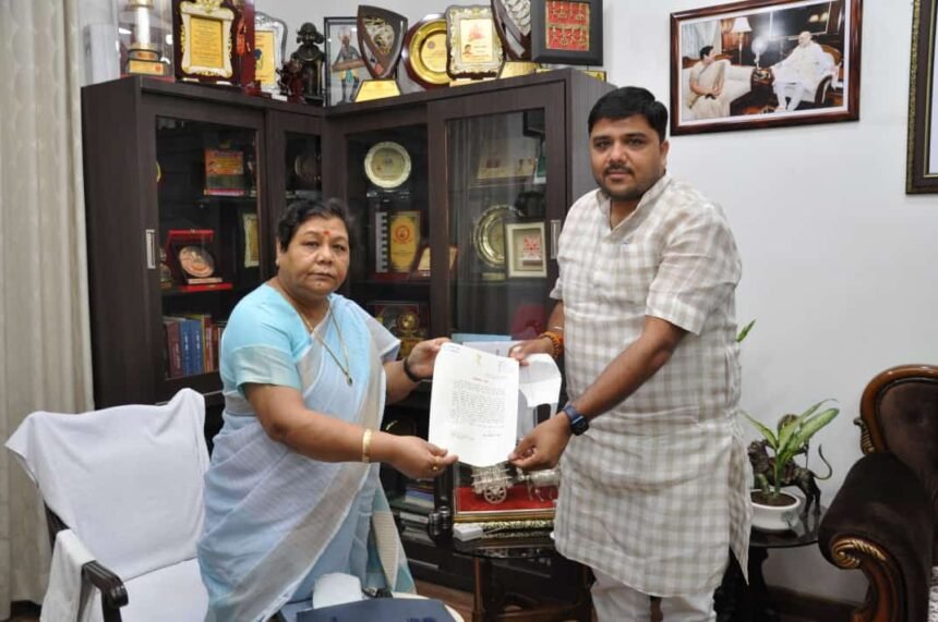 The Governor appreciated the works of Atul Parvat Foundation