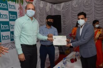 For better services during the Corona period, more than 150 personnel including doctors were honored