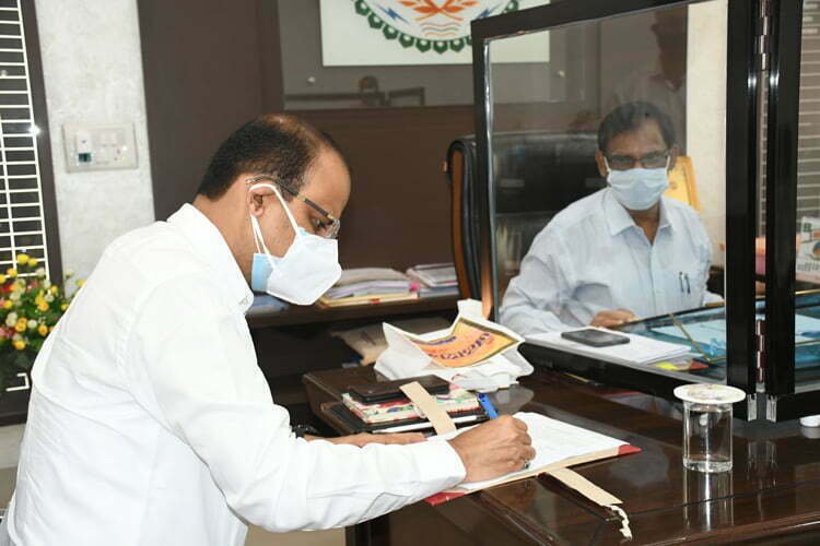 Newly posted collector Taran Prakash Sinha took charge in Rajnandgaon