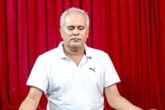 On International Yoga Day, Chief Minister Bhupesh Baghel did yoga at his residence