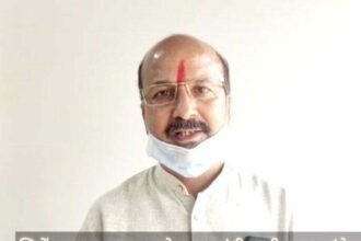 State Congress General Secretary Jitendra Sahu said that everyone should not be afraid of the vaccine