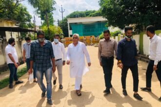 The BJP workers who came to siege MLA Vora turned upside down