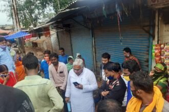 Complaint of delay in construction of Unished reached Urban Bodies Minister