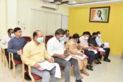 Discussion with railway officials regarding the problem of water logging in Khursipar
