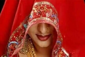 ऐसा क्या हुआ कि बहू को देखकर बेहोश हो गई सास, होश आते ही निकाला बाहर