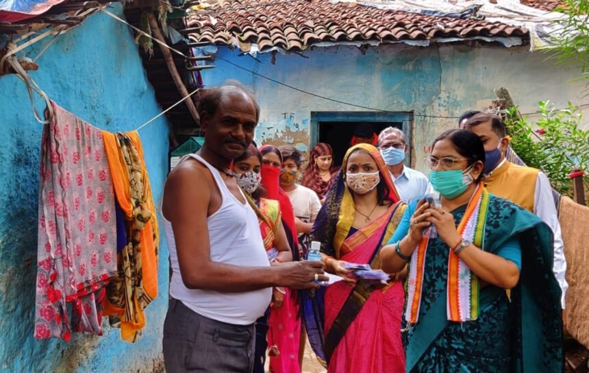 District Congress Committee Bhilai served an example on the birth anniversary of Rahul Gandhi