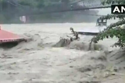 उत्तराखंड में फिर आएगी तबाही? भारी बारिश से उफान पर गंगा-अलकनंदा, नदियों के जलस्तर बढ़ने से अलर्ट, देखें वीडियो